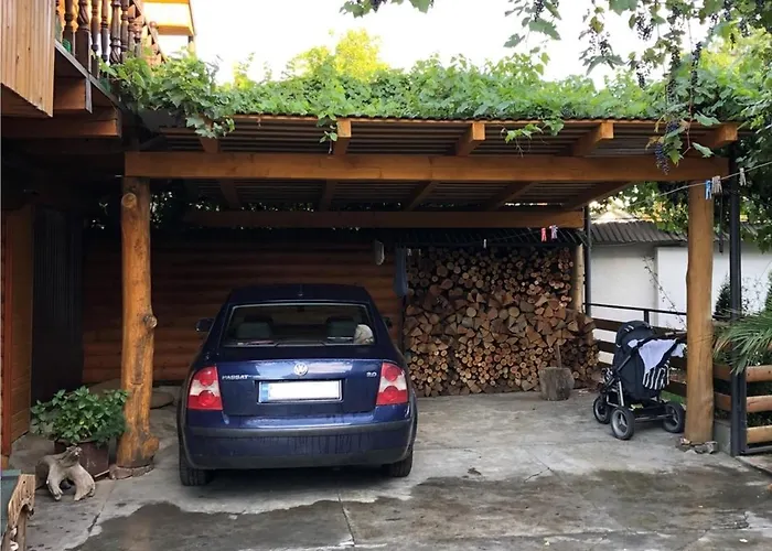 Friendly House